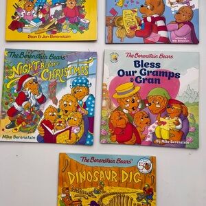 Lot of 5 Berenstein Bears Peperback Books By Jan and Mike Berenstain